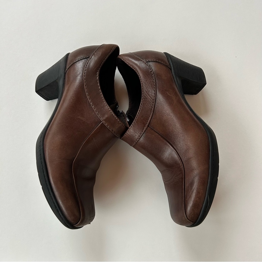 Clarks Brown Ankle Boots with High Heel and Curved Shape